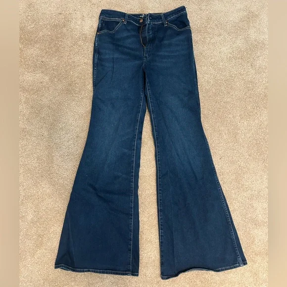 - Wrangler - Picture 2 of 2